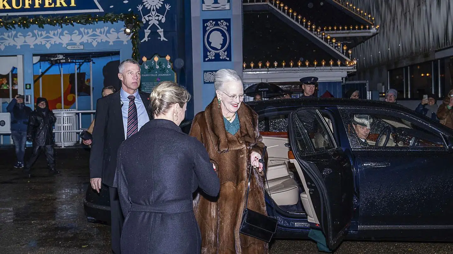 Dronning Margrethe ankommer til Tivolis Koncertsal.