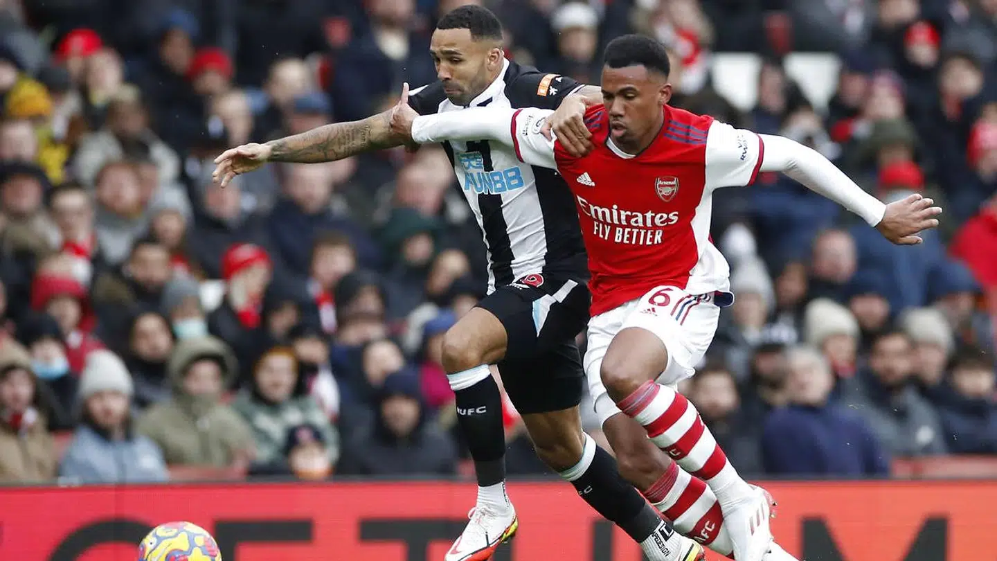 23-årige Gabriel i aktion for Arsenal.