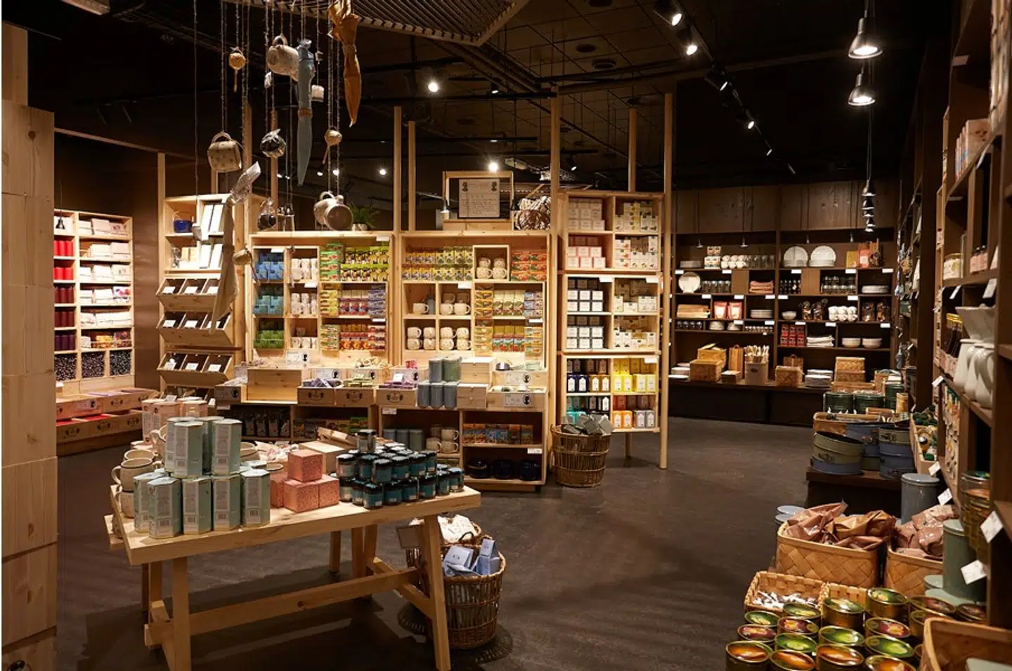 Her ses et sneak-peak af den nye butik. Foruden i Danmark har kæden butikker i 14 andre lande, herunder Norge, Sverige, Japan, Frankrig og Tyskland.