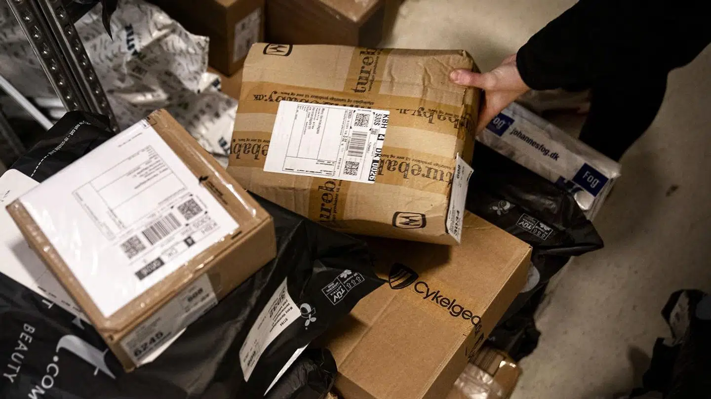 Flere kiosker har måttet lave opslag, hvor de opfordrer folk til at hente deres pakker. Billedet her er et arkivfoto. (Foto: Ida Guldbæk Arentsen/Ritzau Scanpix)