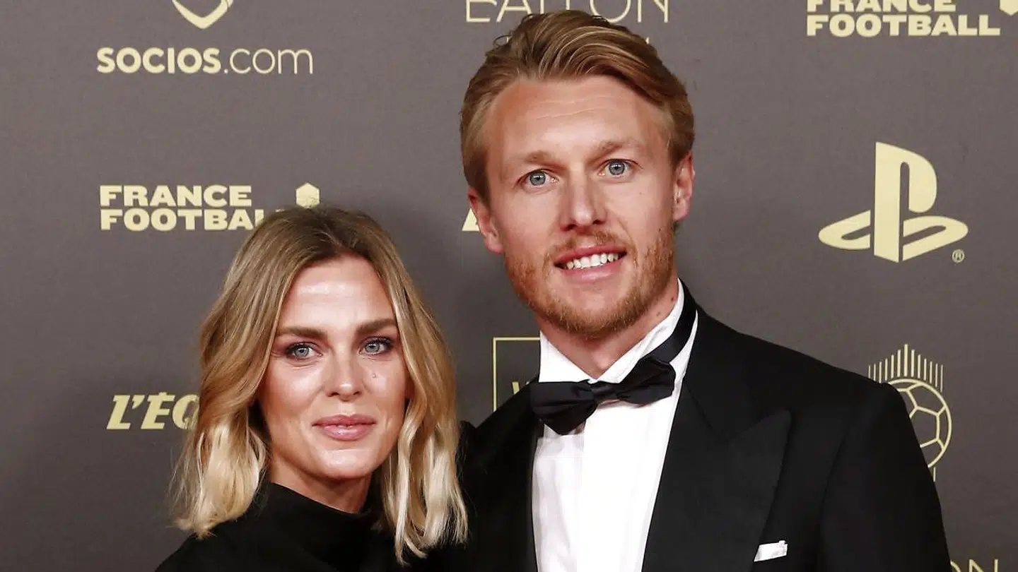 Simon Kjær til mandagens prisuddeling sammen med hustruen, Elina Gollert Kjær.