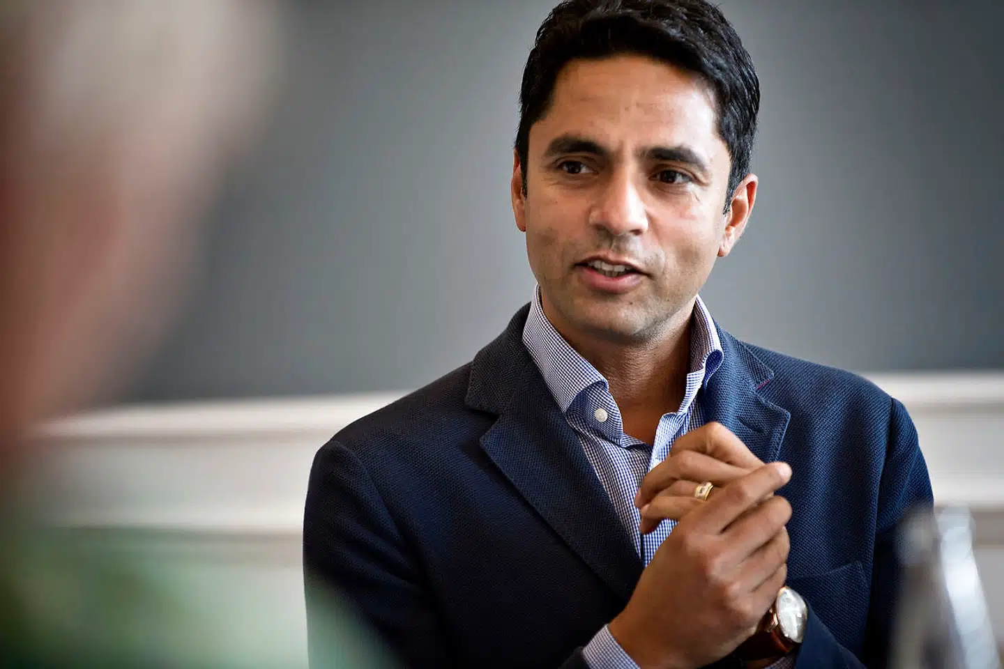 Ved seneste kommunalvalg stillede Manu Sareen op for Socialdemokratiet og fik 271 personlige stemmer. Dette rakte dog ikke til et mandat.