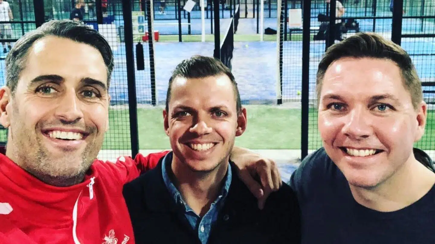 De tidligere håndboldprofiler Lars Krogh Jeppesen, Søren Stoklund og Anders Oechsler scorer kassen på padel-salg.