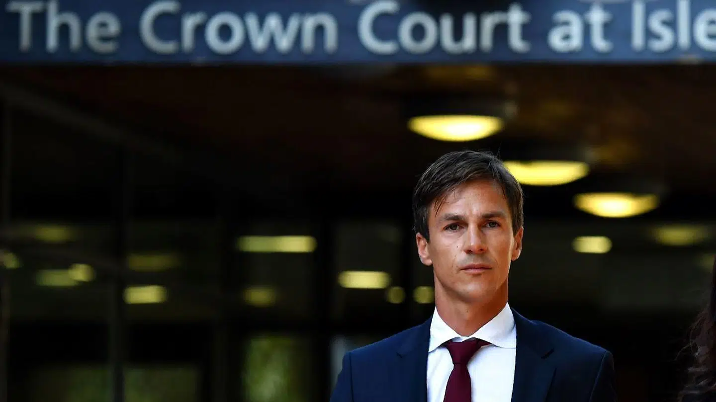 Her ses Thorbjørn Olesen forlade retten i London tilbage i september 2019.