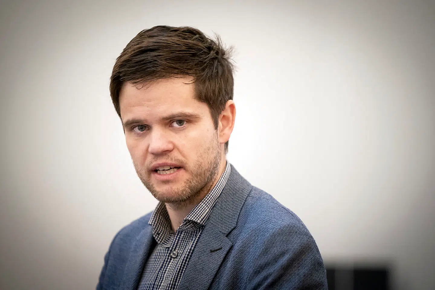 Formanden og næstformanden for Færdselssikkerhedskommissionen, Andreas Steenberg (R) præsenterer Kommissionens handlingsplan for 2021-2030 og de anbefalinger til trafiksikkerheden, som følger heraf, på et pressemøde i Transport- og Boligministeriet torsdag den 3. december 2020.. (Foto: Liselotte Sabroe/Ritzau Scanpix)