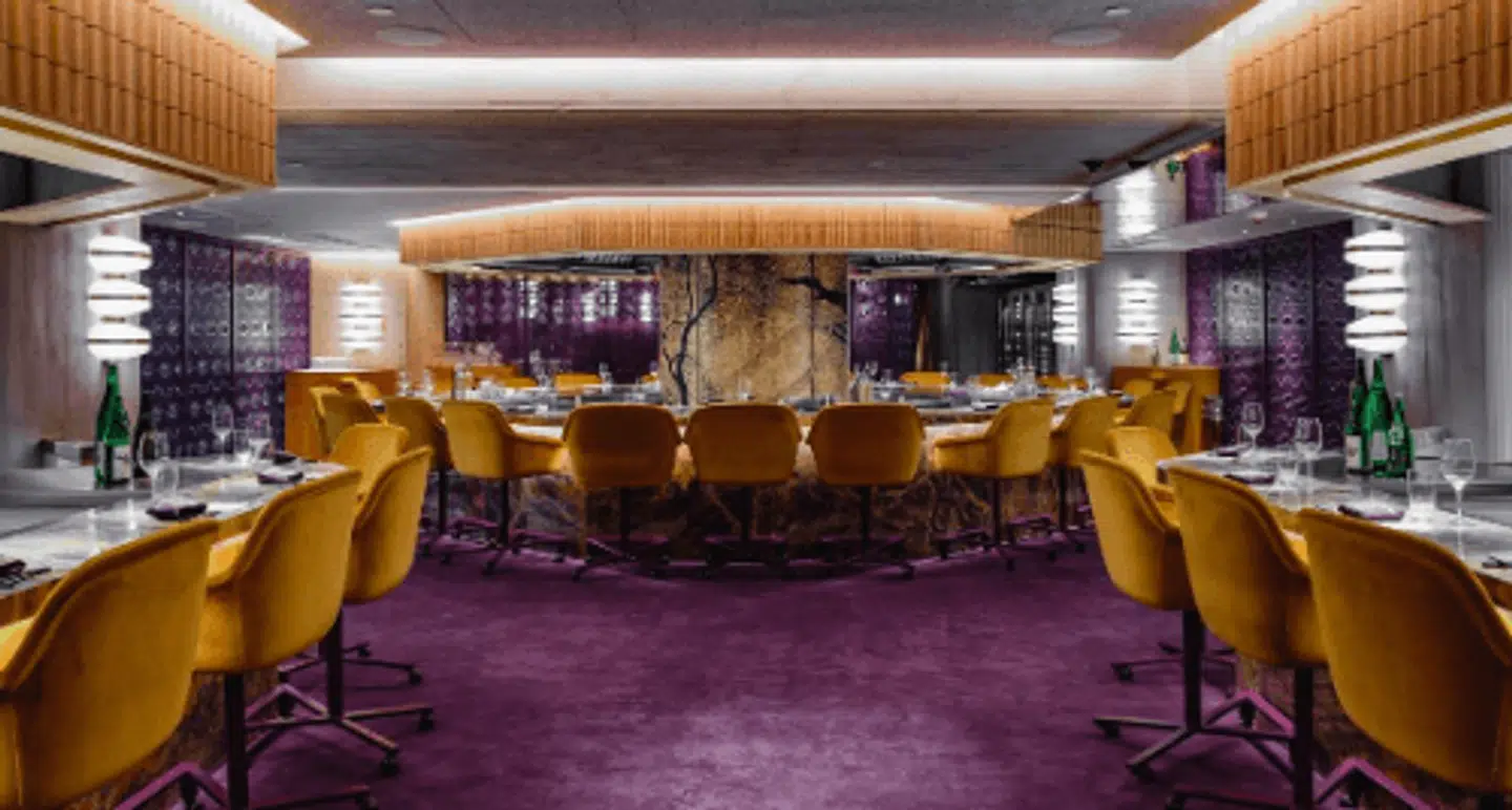 En anden af restuaranterne i Hong Kong, Crown Super Deluxe.