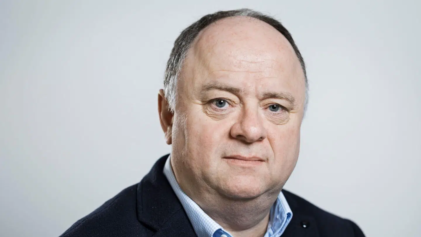 Overlæge og professor Jacob Rosenberg arbejder fuld tid på Herlev Sygehus. Han oplever ikke et pres fra corona.