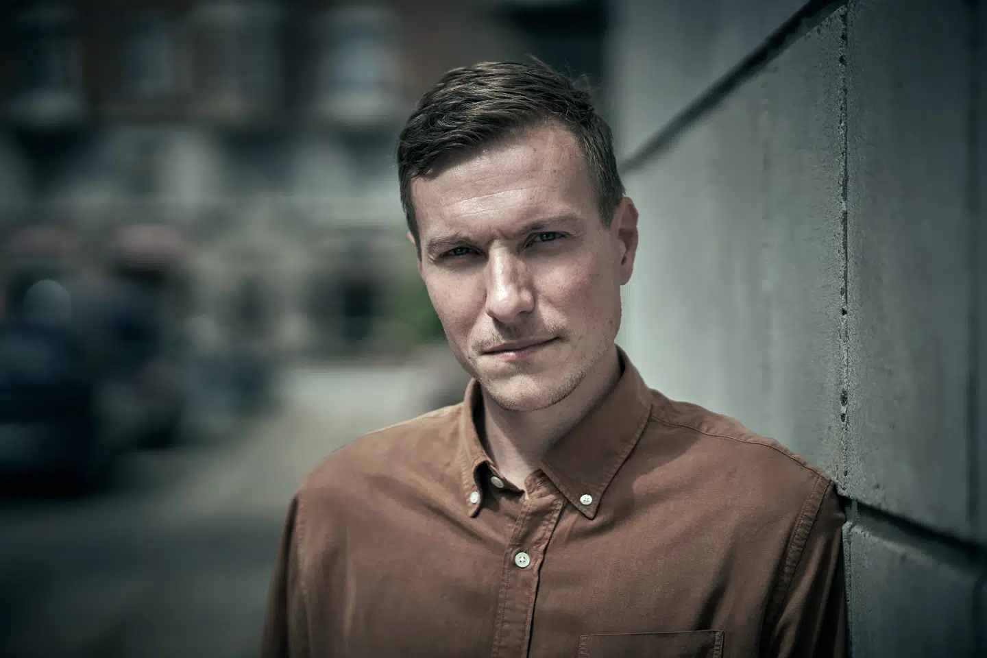 Sebastian Richelsen arbejdede, før han sprang ud som journalist, ved Københavns Politi. I en periode var han en del af efterforskningsafdelingen.