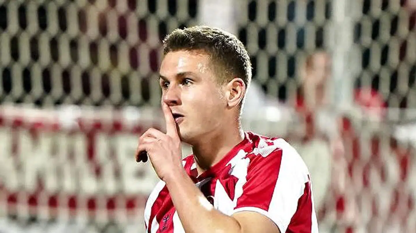 »Sssccch.« Oliver Abildgaard tysser på Horsens-fansene efter en scoring for AaB. Forleden scorede han sit første mål i russiske Rubin Kazan.