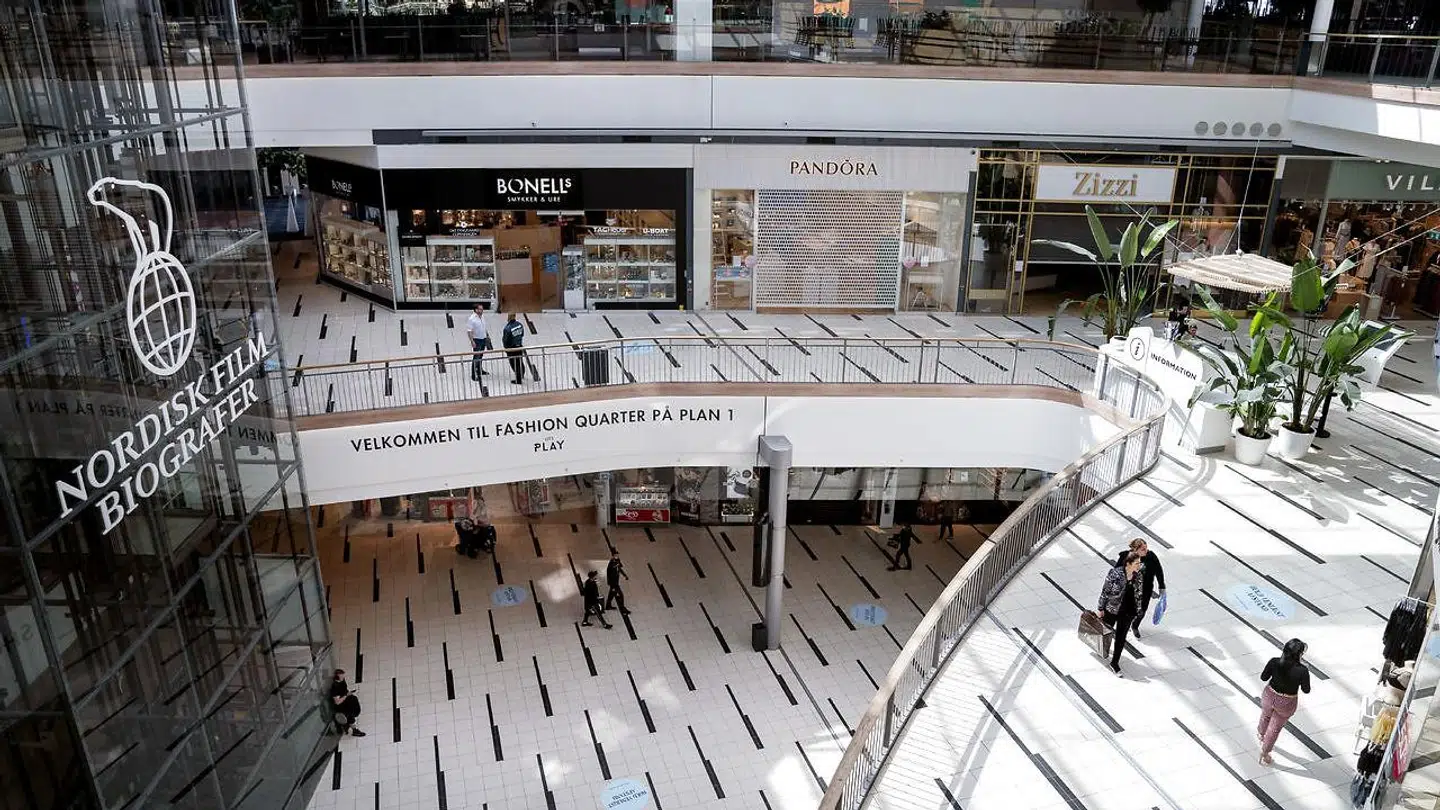 Field’s er Danmark største og Skandinaviens næststørste shoppingcenter med en lang række af Danmarks mest populære butikskæder. Rent guf for folk med lidt for lange fingre.