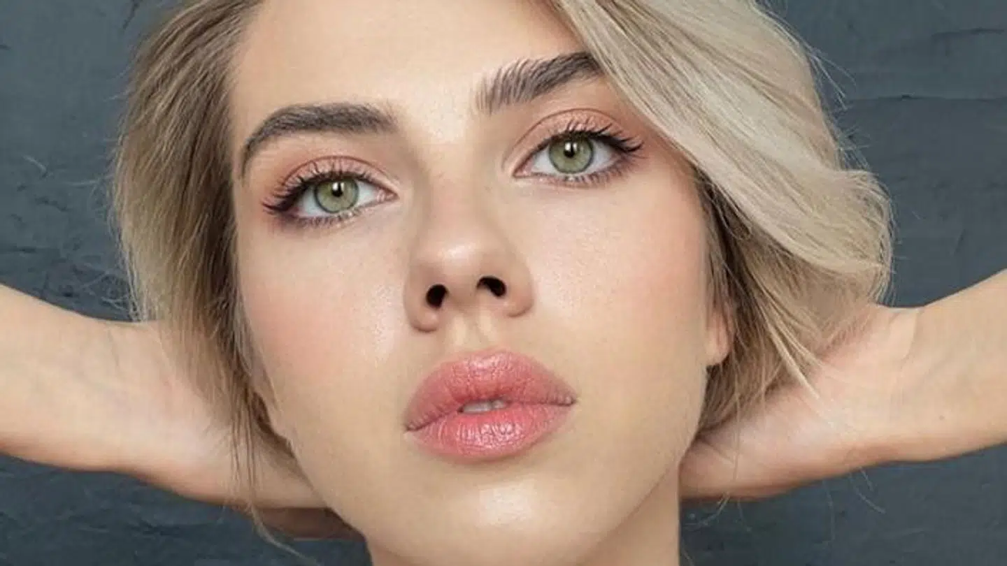 Ekaterina Shumskaya er træt af, at hun ligner Scarlett Johansson.