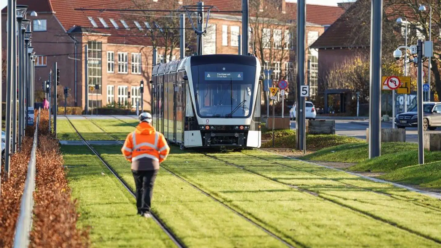 Letbanen i Odense har ad flere omgange været forsinket. Eftersigende skulle letbanen åbne omkring årsskiftet. Foto: Kent Koll Rasmussen/Byrd.