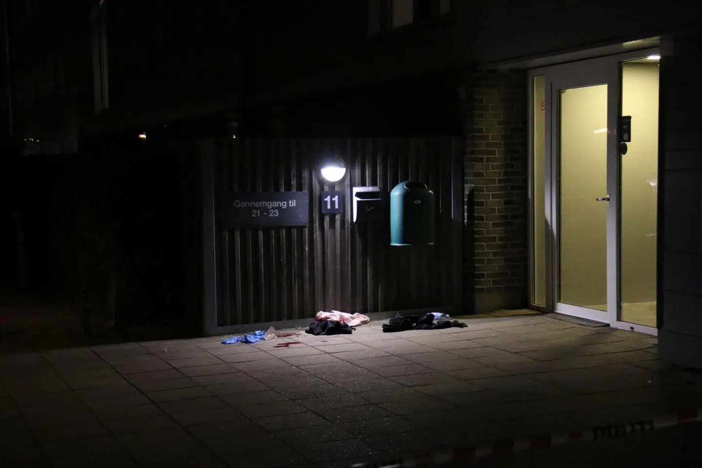 En ung mand er kort før midnat blevet stukket med en kniv i Ishøj.