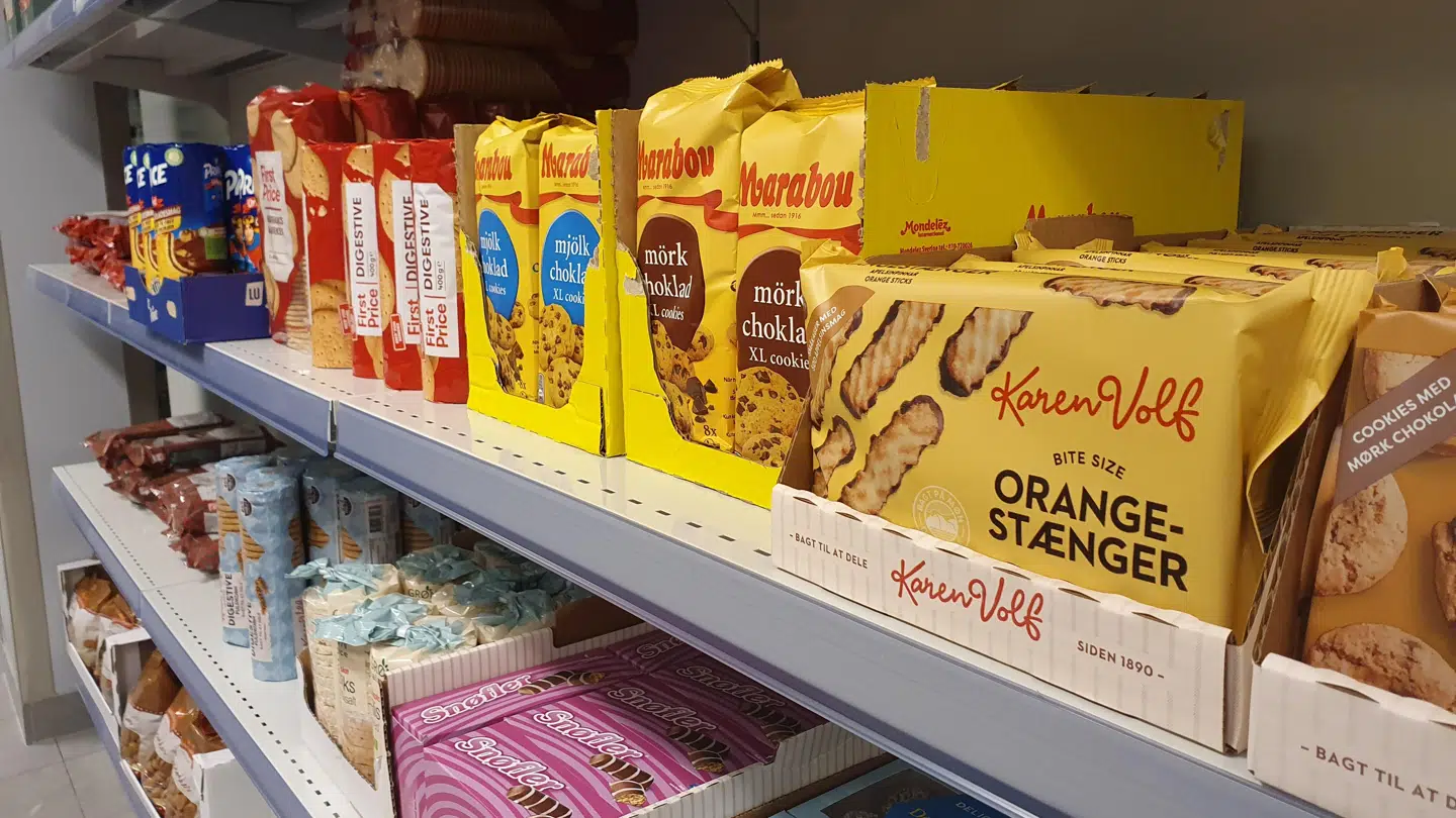 Wolt Market har omkring 2000 forskellige dagligvarer i sortiment.