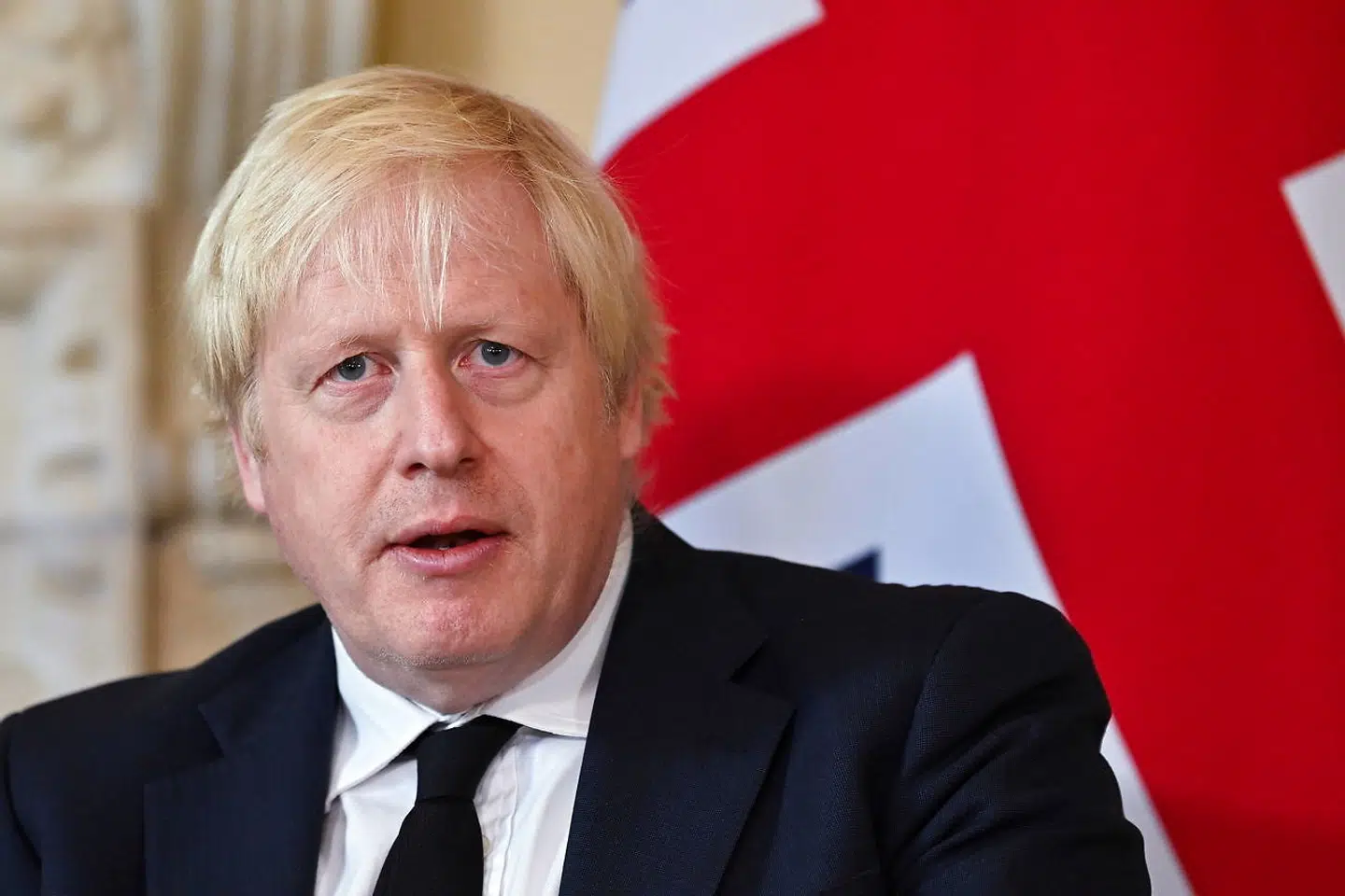 Premierminister Boris Johnson er under stigende politisk pres. Flere fra hans eget parti spår nu, at et opgør om formandskabet kan vente rundt om hjørnet