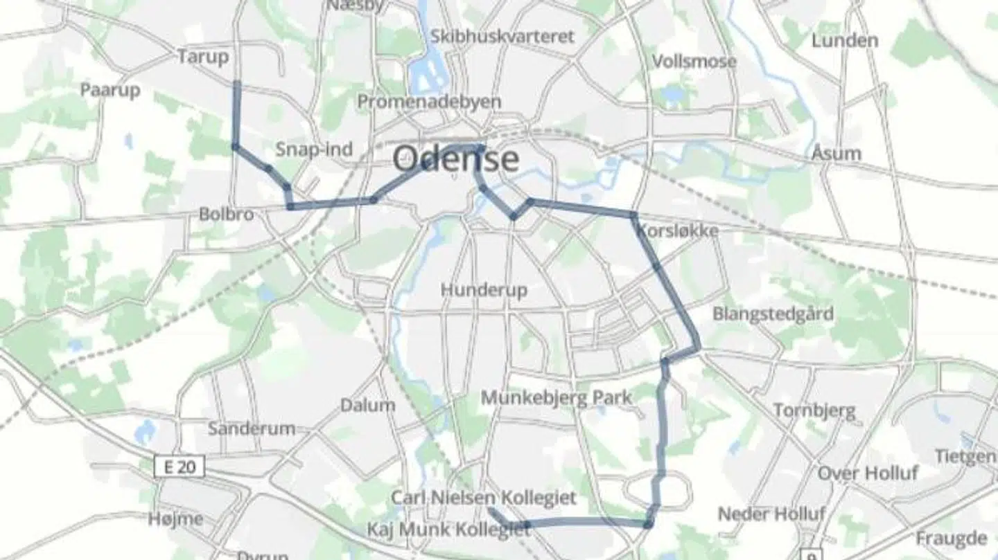 Der bliver mandag 'kørt' på hele letbanens strækning. Det meste af turen skal toget dog trækkes, da der endnu ikke må køres i midtbyen. Foto: Odense Kommune.