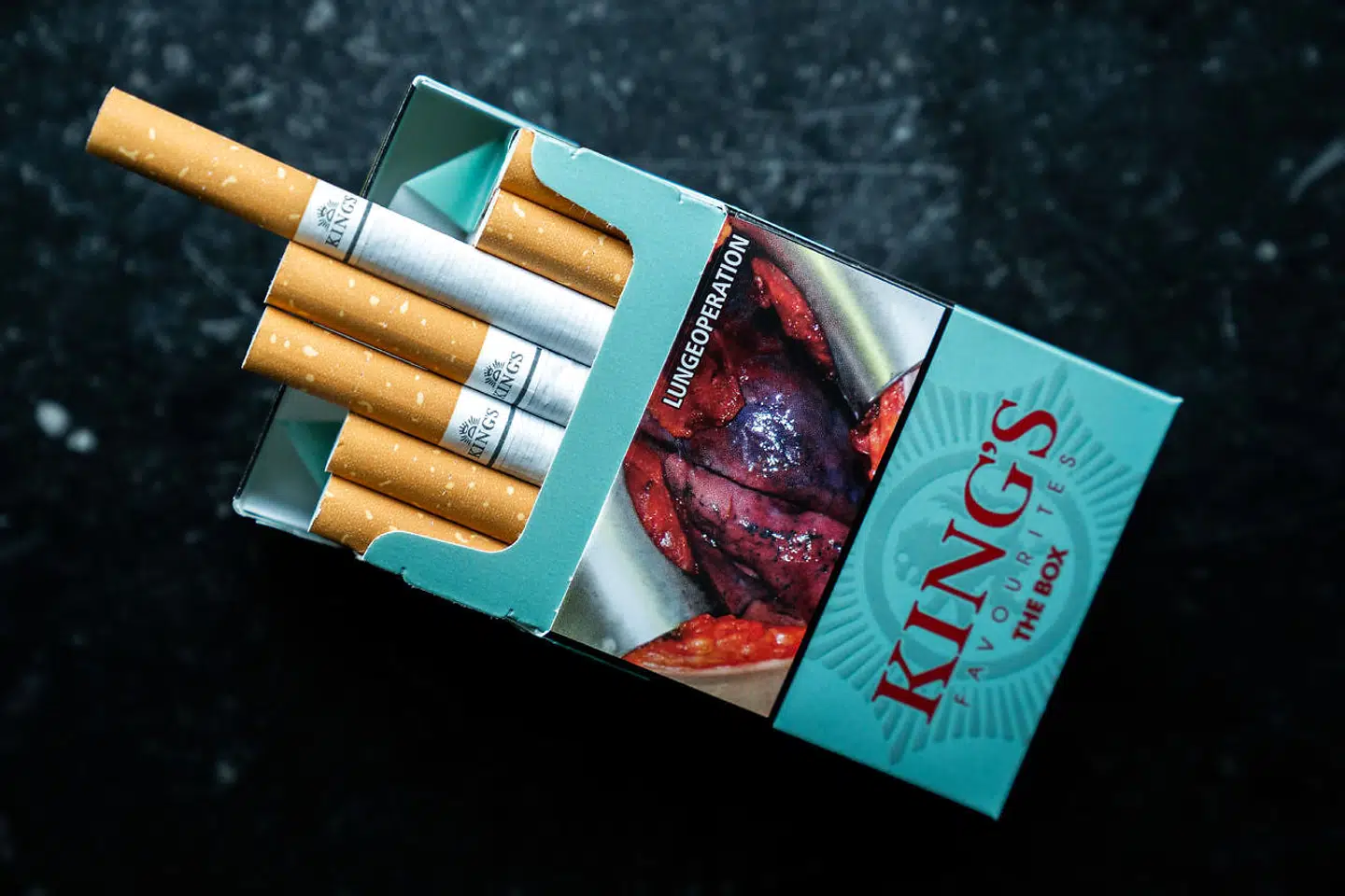 Nye EU-regler betyder, at der skal større fokus på, hvor skadelige cigaretter er for miljøet. (Foto: Emil Helms/Ritzau Scanpix)