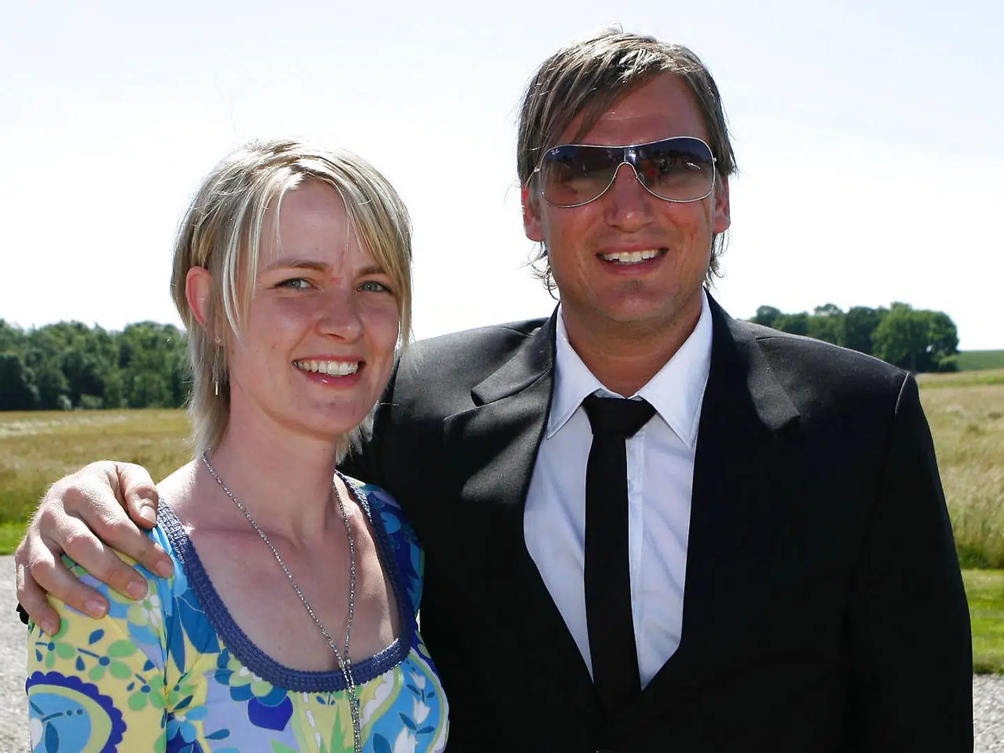 Nikolaj Jacobsen ses her sammen med hustruen, Lenette, da de i 2006 var til bryllup hos Lars Christiansen og Christina Roslyng.