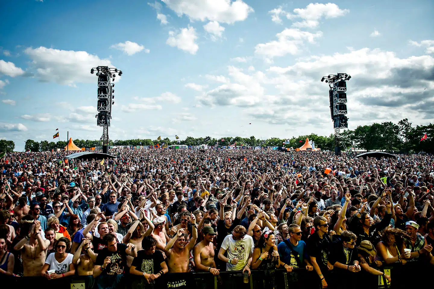Norske Turbonegro da de spillede på orange scene på Roskilde Festival i 2013. (Foto: Torkil Adsersen/Scanpix 2013)