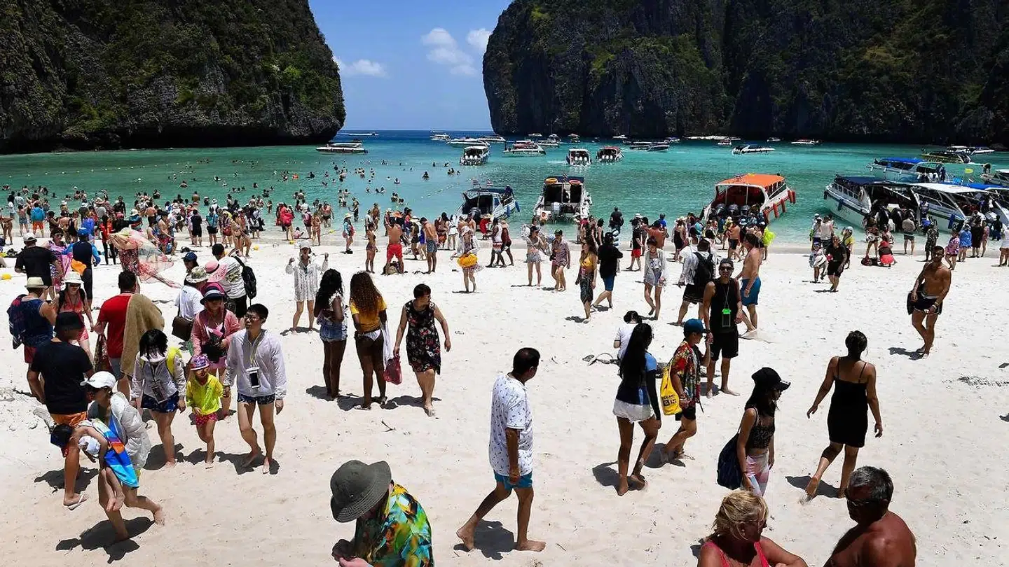 Dette billede er fra april 2018, hvor turisterne stadig havde adgang til stranden.