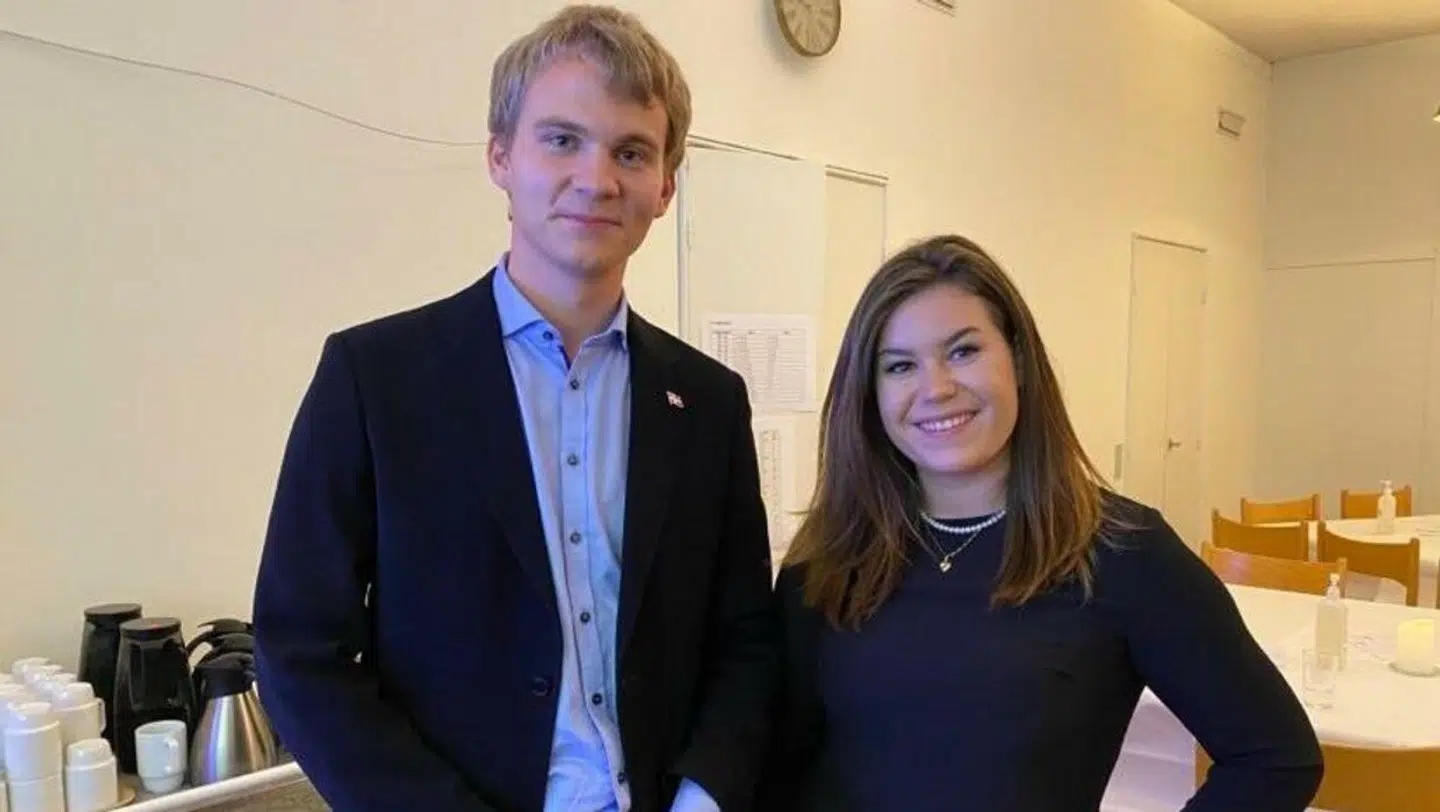 Nana Harring og spidskandidaten for Dansk Folkeparti i Aarhus, Jakob Søgaard Clausen, inden de kendte til tirsdagens valgresultat. Kun Jakob Søgaard Clausen får en plads i byrådet.