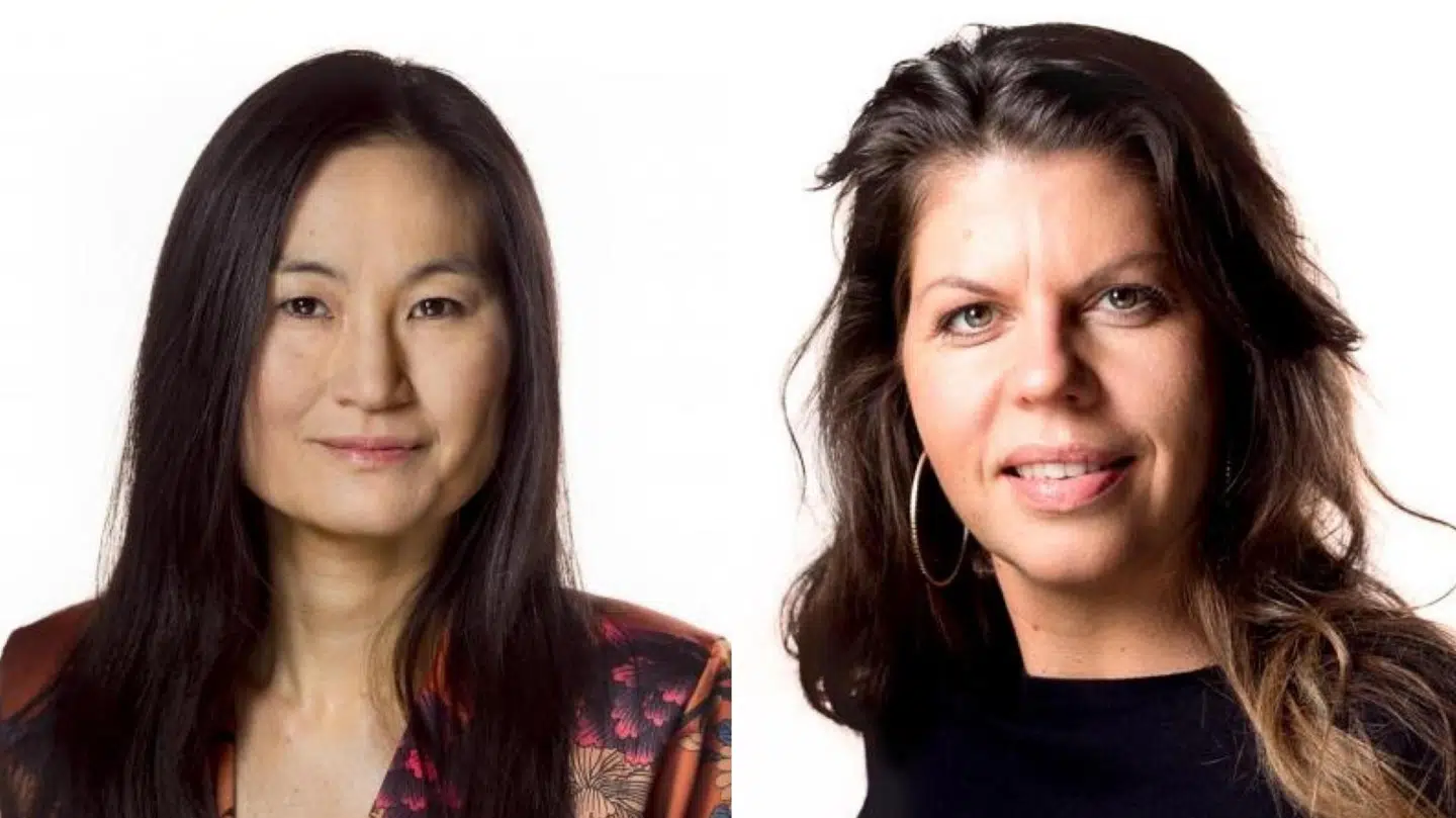 Radikale Venstres Mia Nyegaard (tv.) skifter posten som socialborgmester ud med posten som kultur- og fritidsborgmester. Det betyder samtidig, at Alternativets leder Franciska Rosenkilde må rydde sit borgmesterskrivebord og se sig om efter et nyt job. Foto: Københavns Kommune