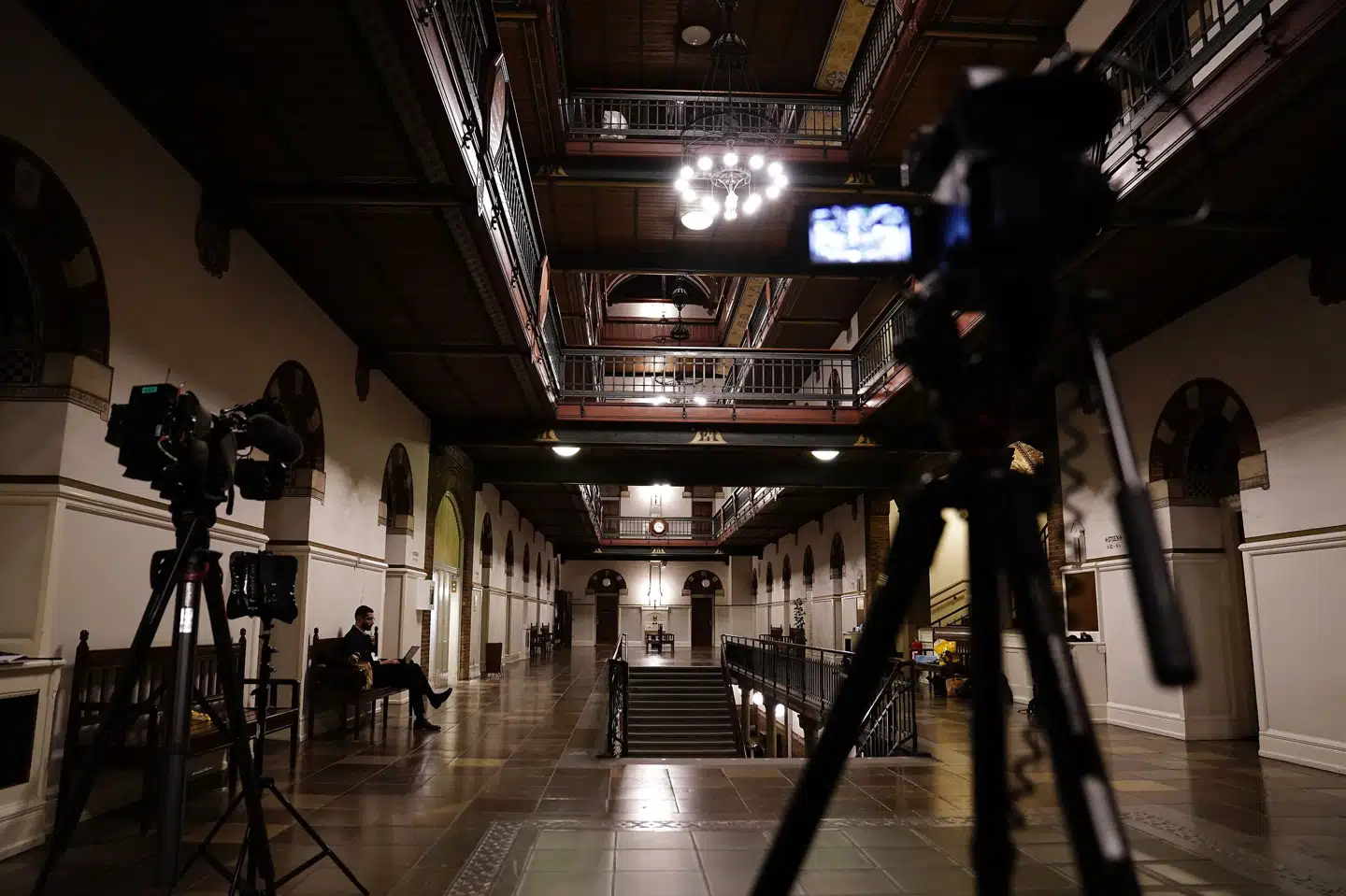 Københavns Rådhus efter kommunalvalget natten til onsdag. Der tælles personlige stemmer og forhandles mellem partier for at finde ud, hvem der skal være overborgmester og medlem af borgerrepræsentationen i næste valgperiode. Mads Claus Rasmussen/Ritzau Scanpix