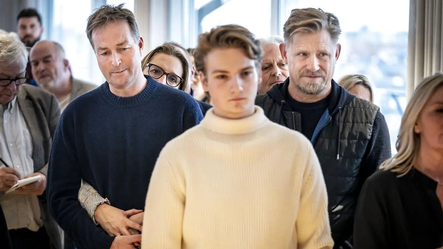 Landstræner Kasper Hjulmand og den tidligere landsholdsmålmand Peter Schmeichel var blandt gæsterne tirsdag aften.