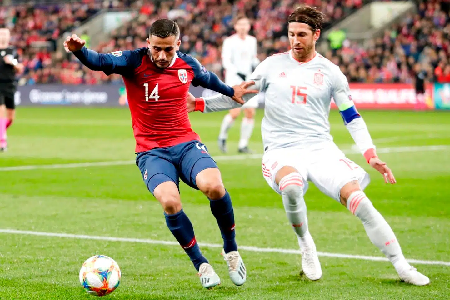 Omar Elabdellaoui i aktion for det norske landshold.