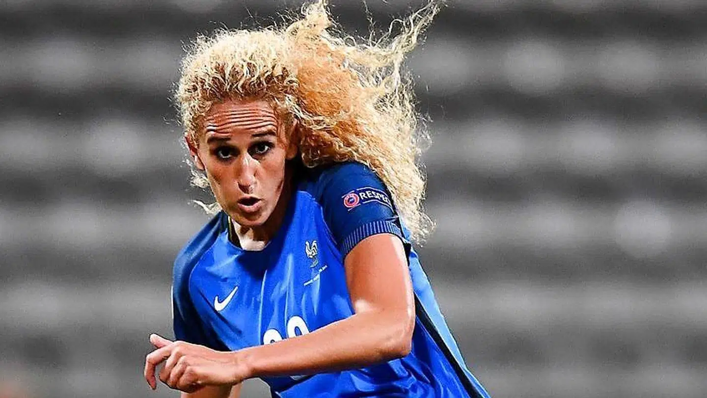 Kheira Hamraoui kom tilbage til PSG i sommer efter nogle år i Lyon og FC Barcelona. Måske hun fortryder den beslutning i dag, efter hun blev overfaldet 4. november.
