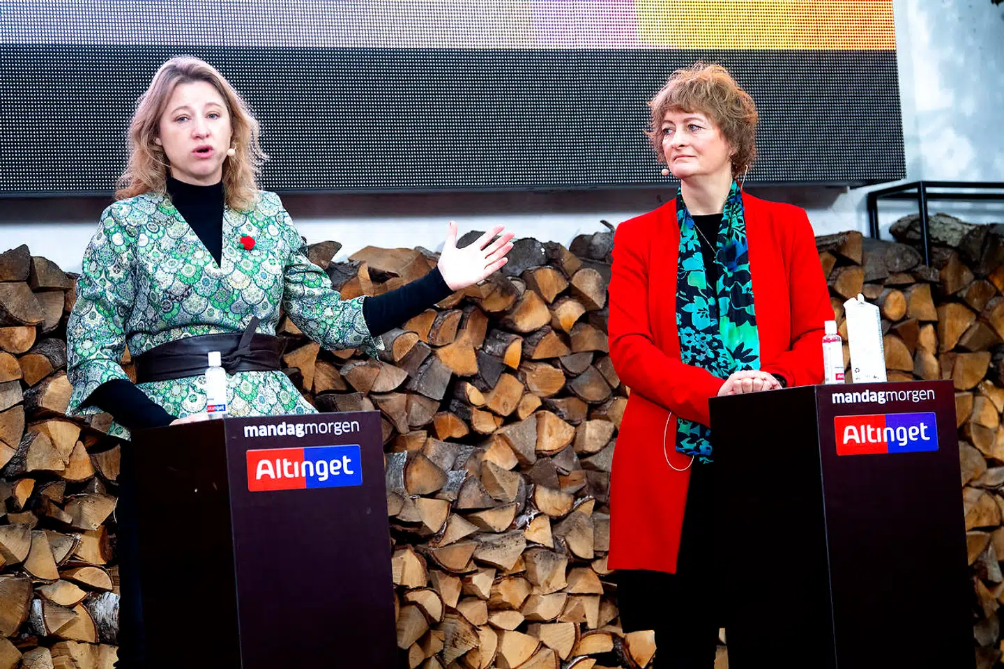 Her ses overborgmesterkandidat Sophie Hæstorp Andersen (S) og Line Barfod (EL) i valgduel om hovedstaden i Altingets gård onsdag den 10. november 2021. (Foto: Nils Meilvang/Ritzau Scanpix)