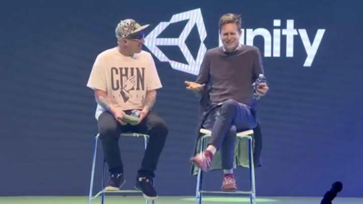 David Helgason til højre hoppede med på spileventyret fra start.