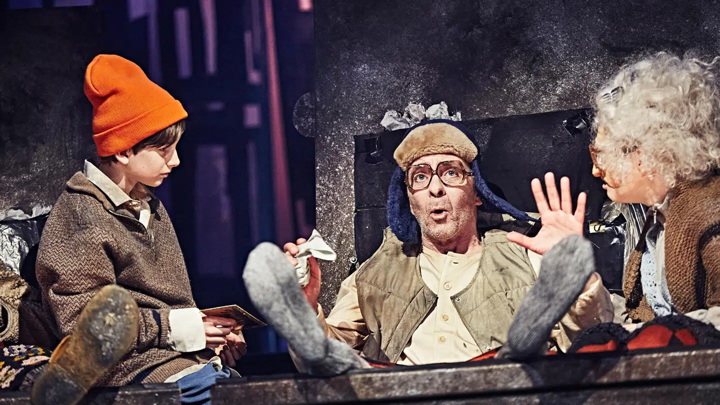 Her spiller Anders Baggesen Grandpa’ Joe i forestillingen Charlie & Chokoladefabrikken (2021), hvor han også blev fejret fra scenen i forbindelse med sit 40-års skuespillerjubilæum.