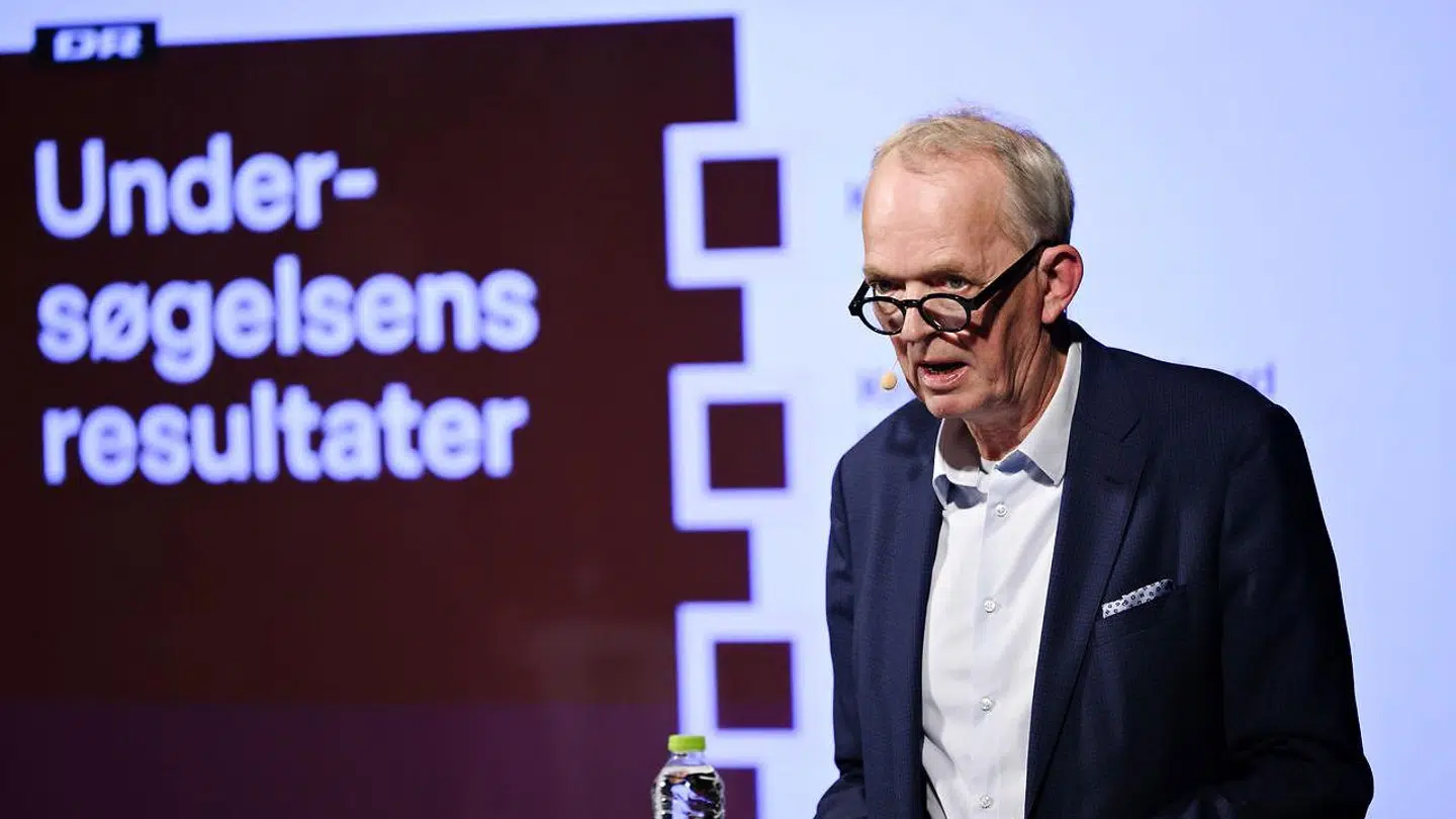 DR's direktør for Kultur, Børn og Unge Henrik Bo Nielsen, da han og DR's generaldirektør Maria Rørbye Rønn holder pressebriefing om resultatet af en ekstern advokatundersøgelse af forhold tilbage i tiden i DR Pigekoret, i DR Byen i København onsdag den 10. november 2021.. (Foto: Philip Davali/Ritzau Scanpix)