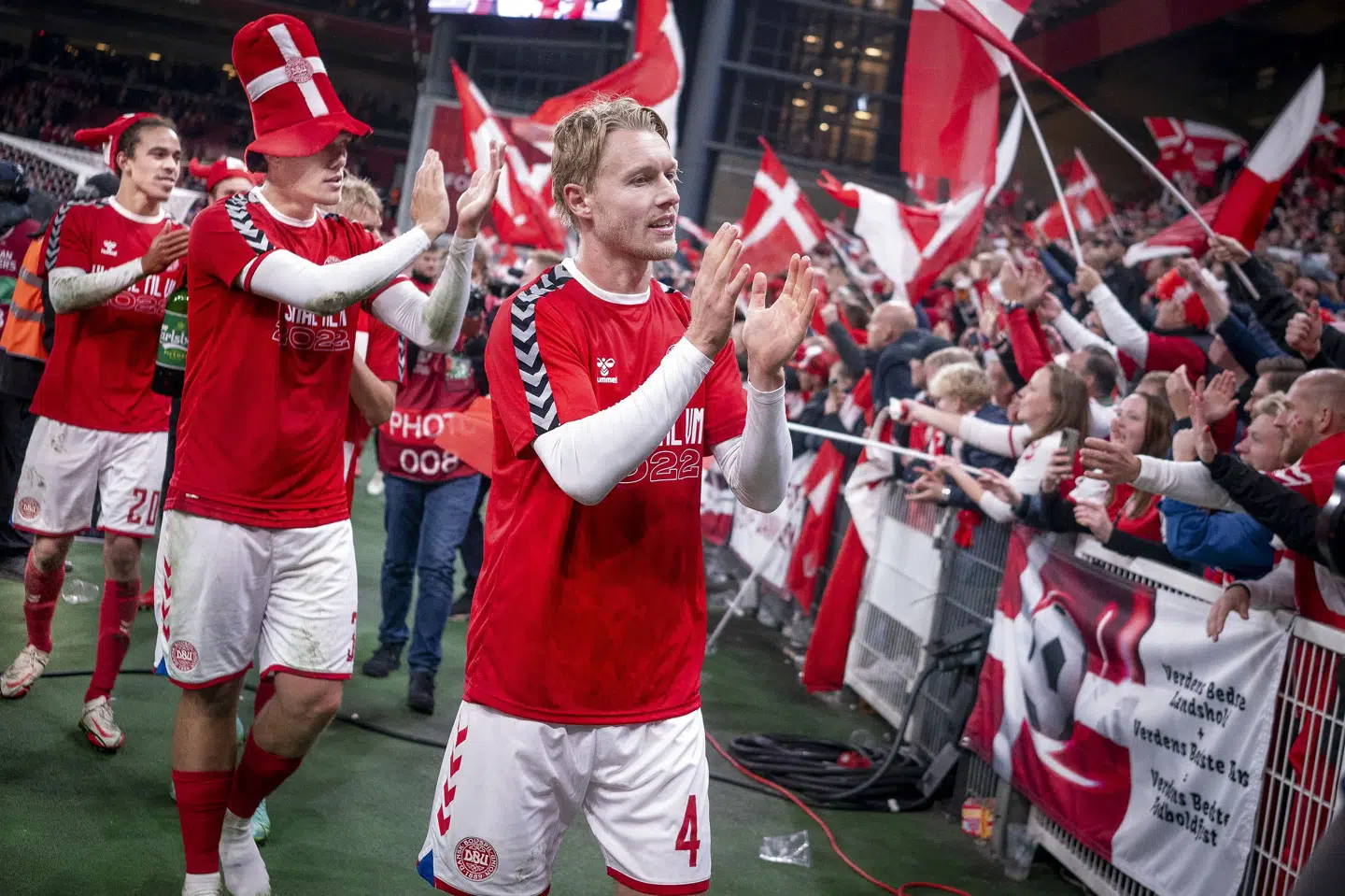 For en måned siden kvalificerede fodboldlandsholdet sig til VM med en hjemmesejr over Østrig. Fredag aften venter Færøerne, inden kvalifikationen rundes af på mandag, hvor Skotland venter på udebane. (Arkivfoto). Liselotte Sabroe/Ritzau Scanpix