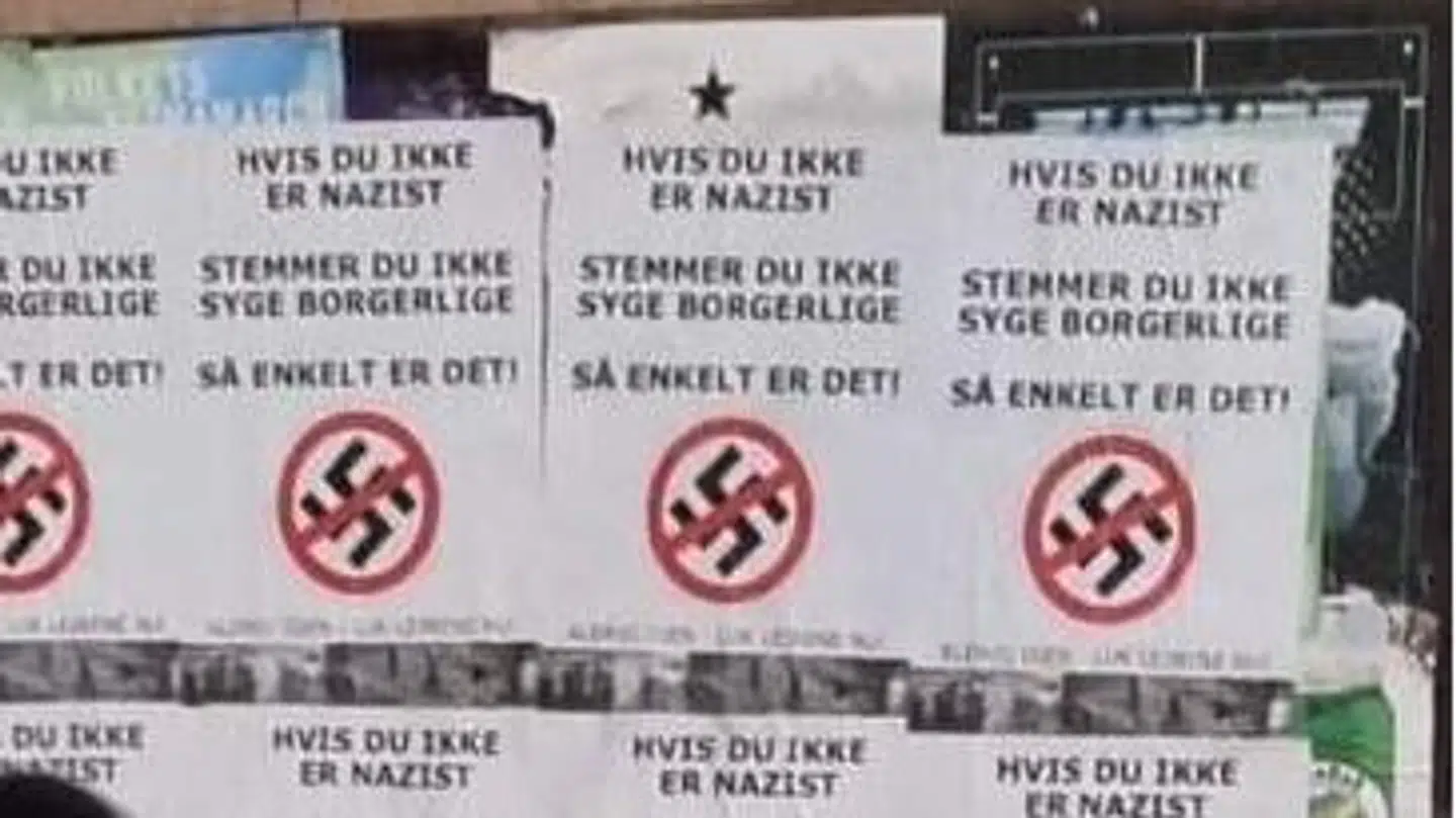 Plakaterne er blevet spottet i gågaden i Odense og på Odense Banegård Center. Privatfoto.