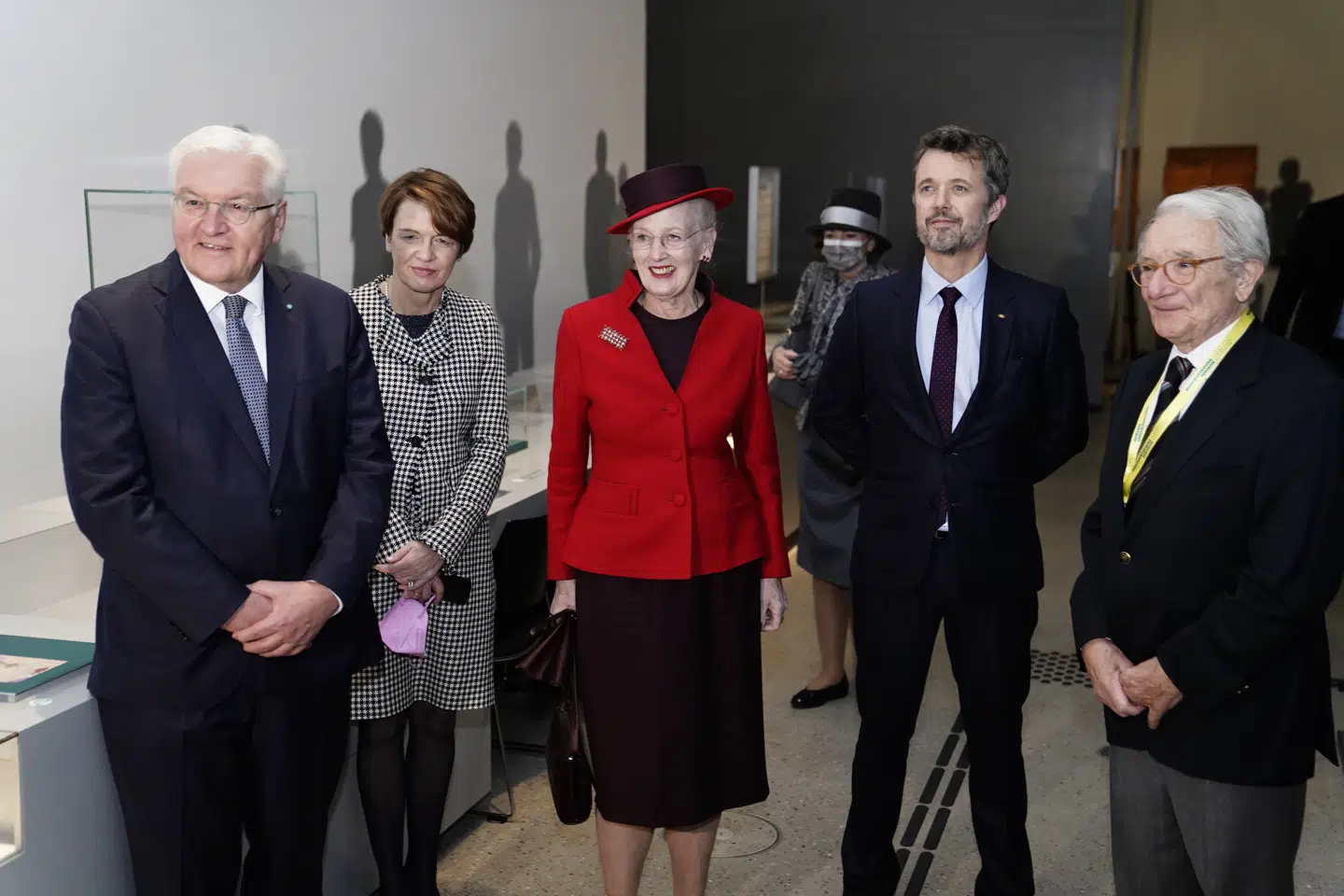 Dronning Margrethe og kronprins Frederik med den tyske præsident, Frank-Walter Steinmeier, og hans hustru Elke Büdenbender. Til højre er det Hans Schiller.