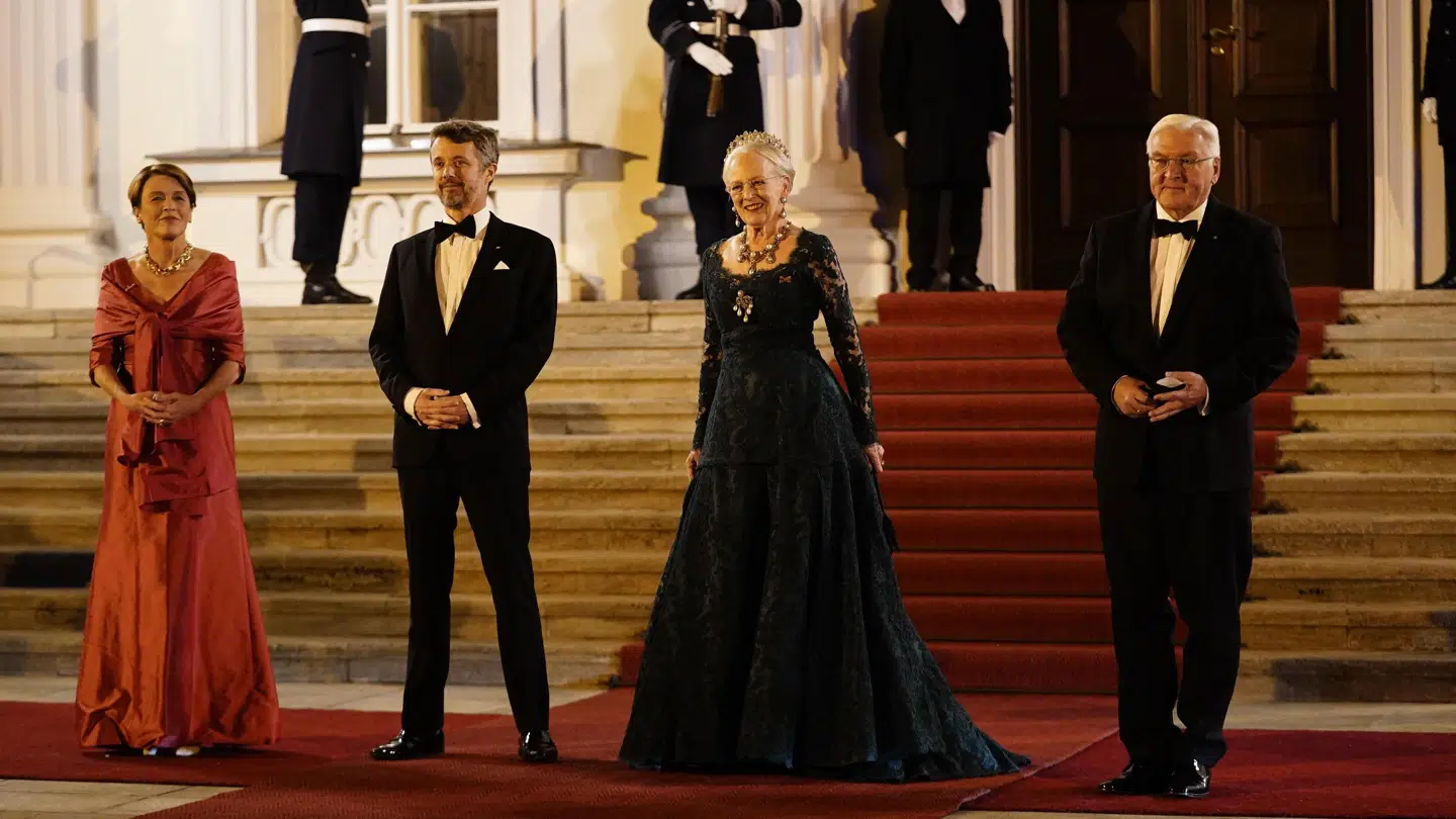 Dronning Margrethe og kronprins Frederik deltog onsdag i statsbanket på Schloss Bellevue i Berlin.