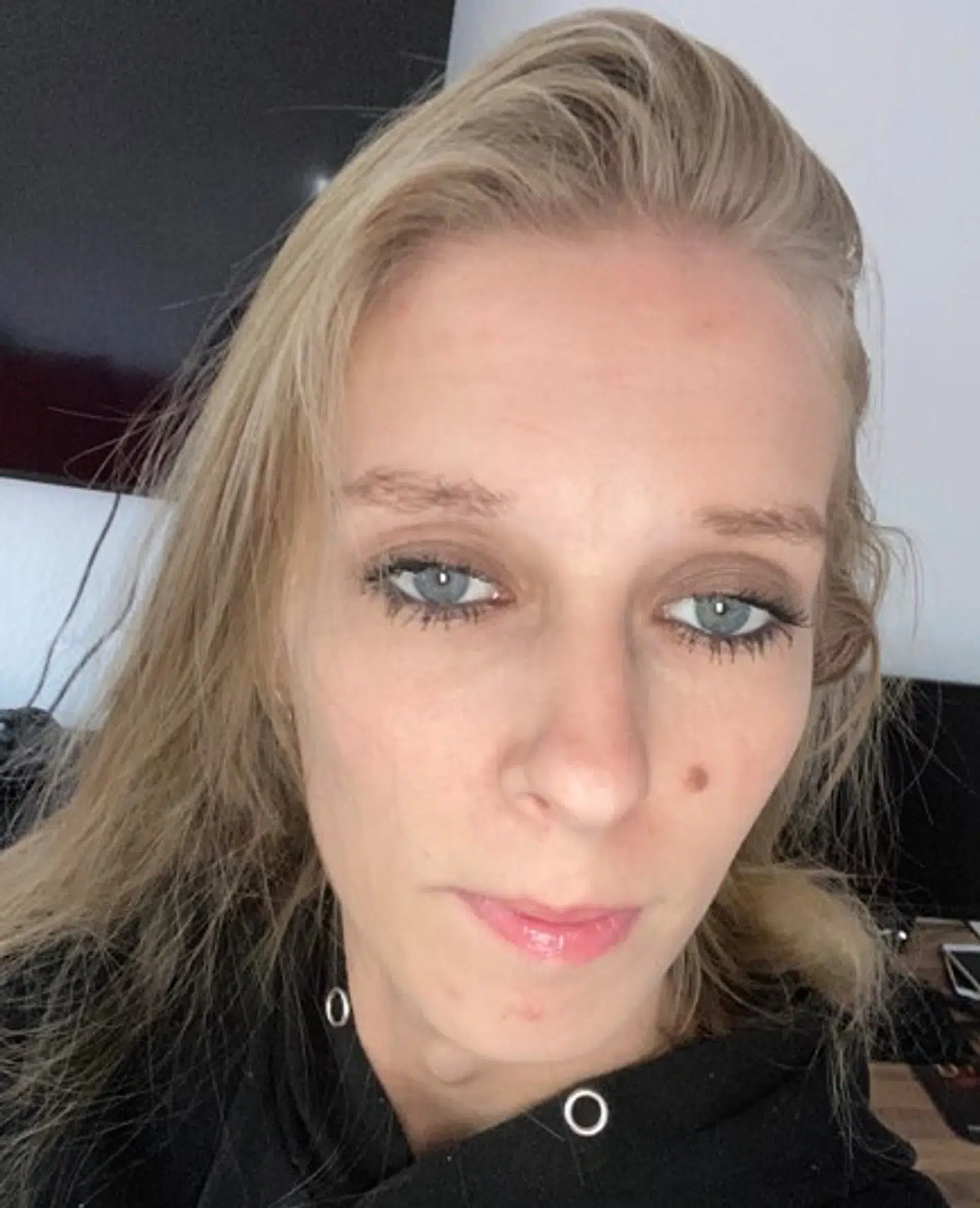 Katja Blirup har holdt sig fra vaccinen, men nu har hun valgt at modtage stikket alligevel.