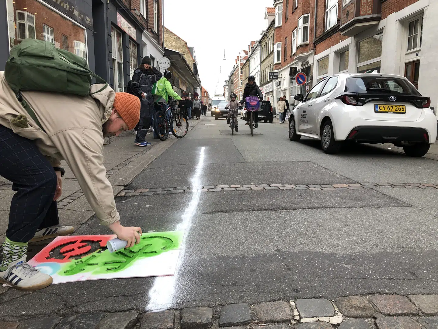 Sådan se det ud, da Enhedslisten markerede på vejen, hvor de blandt andet ønsker cykelstier henne i Aalborg.
