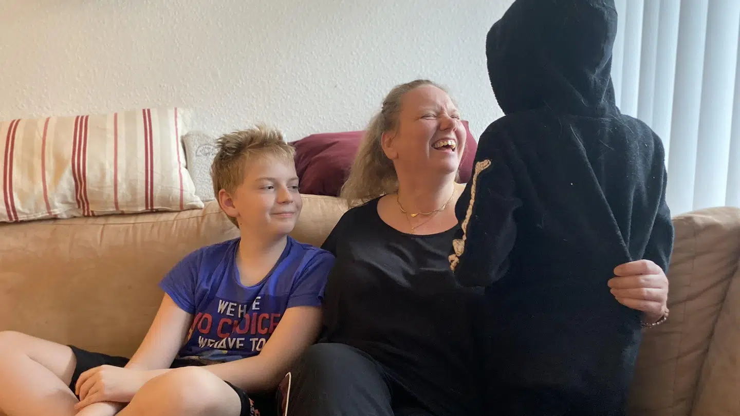 Der er altid gang i den i familien Ribers lille hjem i Tilst.