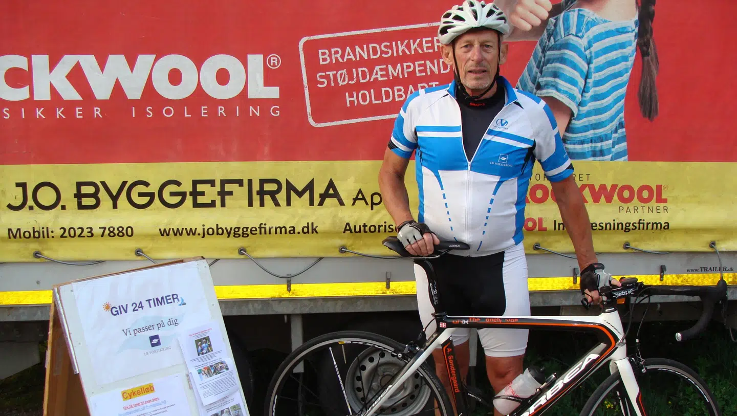 Allan Søndergaard cykler gerne 100 kilometer, selvom han runder de 75 i denne måned.