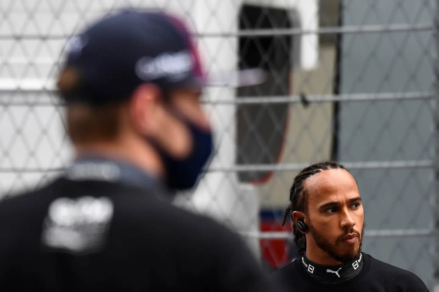 Max Verstappen (tv.) og Lewis Hamilton har været uhyre jævnbyrdige gennem hele 2021-sæsonen.