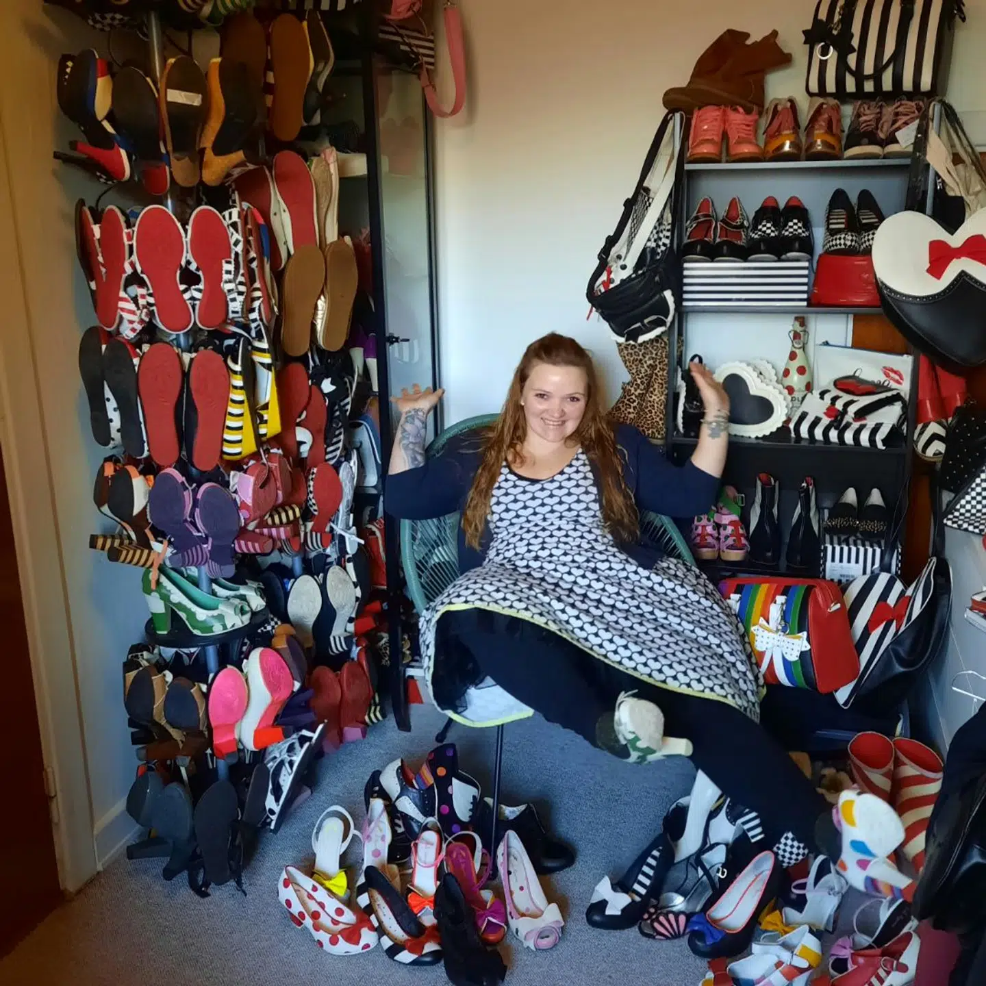 Her ses 30-årige Lea i sin samling af Lola Ramona-sko.