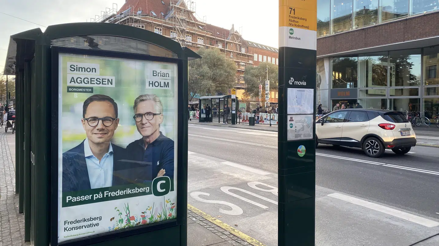 Konservative kammerater: Her ses Frederiksbergs borgmester, Simon Aggesen, flankeret af den tidligere cykelrytter Brian Holm.