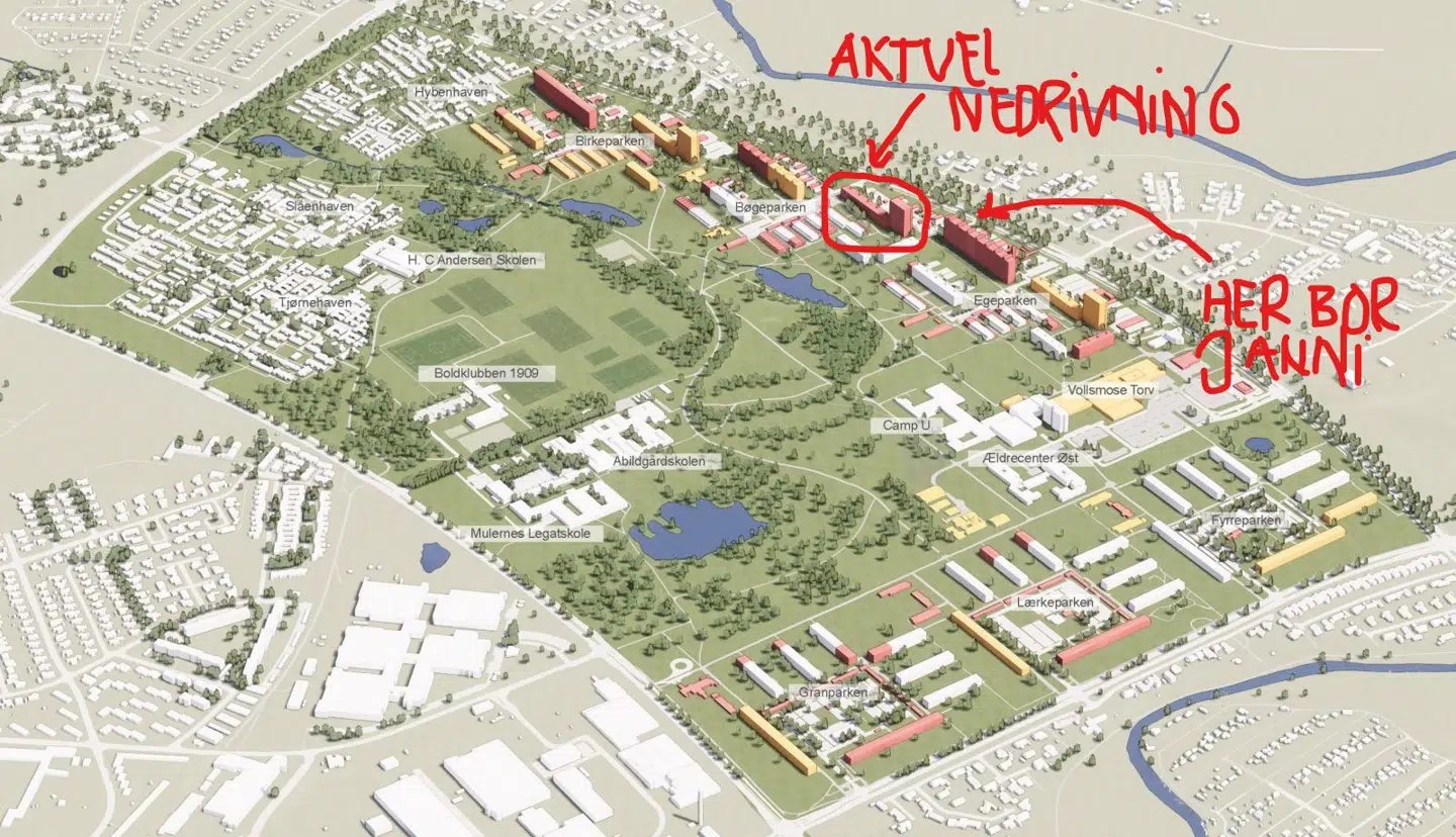 Planen for Vollsmose omfatter nedrivning af boligblokke og bygninger markeret med rødt og renovering af blokke markeret med gult. Kilde: Odense Kommune.