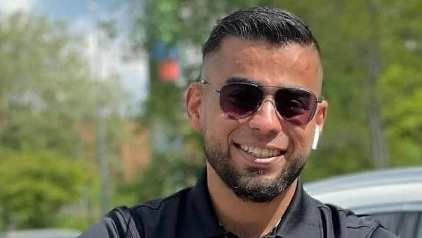 Mohamad Saada er én af de mange kørelærere, der har en lang kø af elever, der venter på teoriprøver.