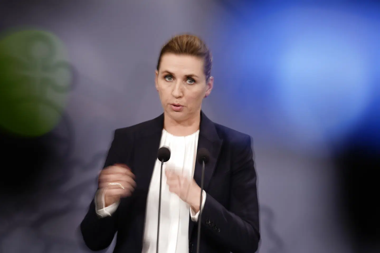 Mette Frederiksen (S) siger på et pressemøde onsdag aften, at det ikke er hendes ansvar, at der manglede lovhjemmel til at aflive alle mink i Danmark, da beskeden blev givet sidste år. Mads Claus Rasmussen/Ritzau Scanpix