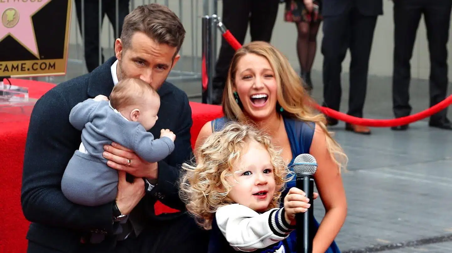 Ryan Reynolds og Blake Lively har tre børn. Har ses de med to af dem.