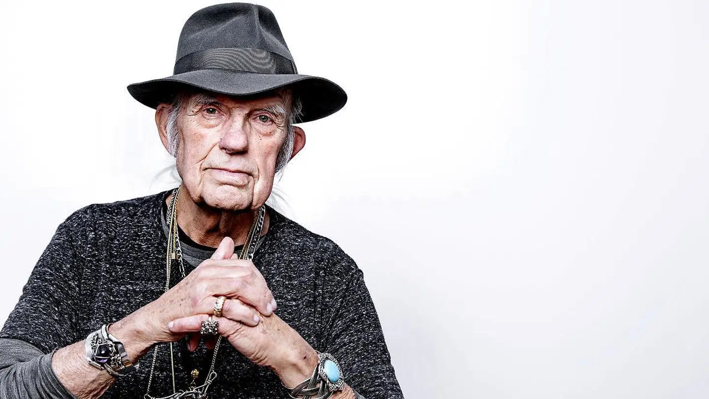 Kurt Thyboe var af mange kendt som boksekommentator. Han er onsdag død efter kort tids sygdom.